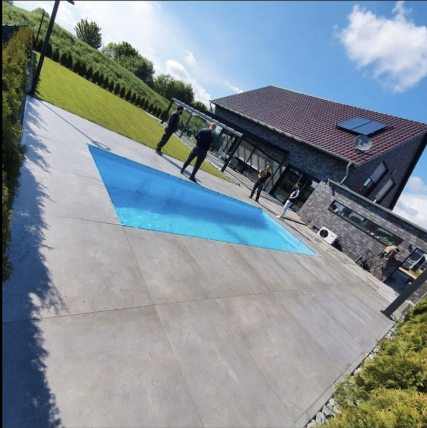 Poolbau und Terrassen